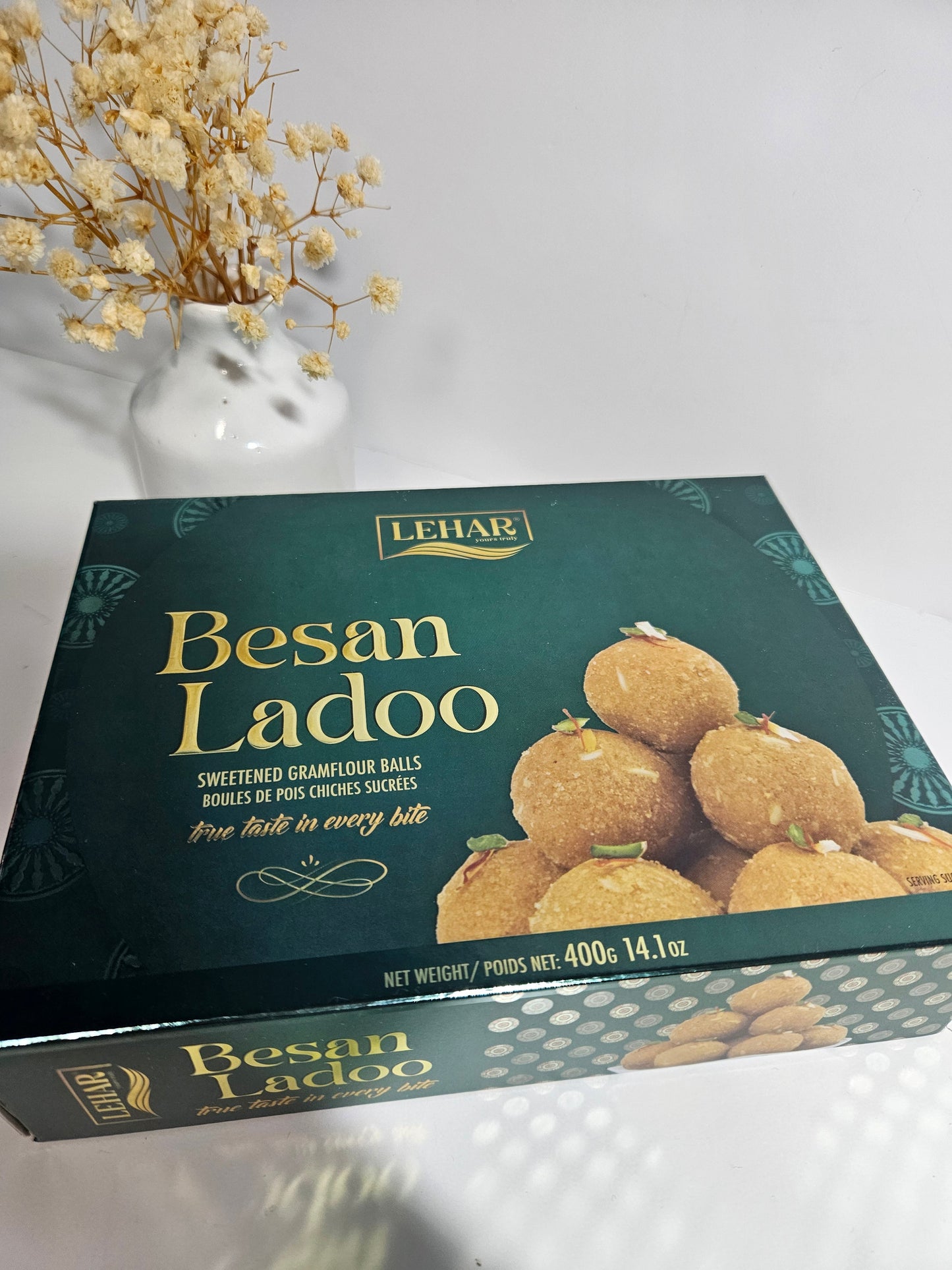 Besan ladoo